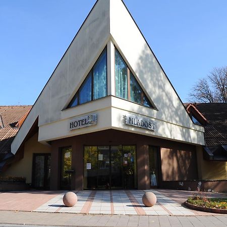 Hotel Mladost Lipany Exteriér fotografie