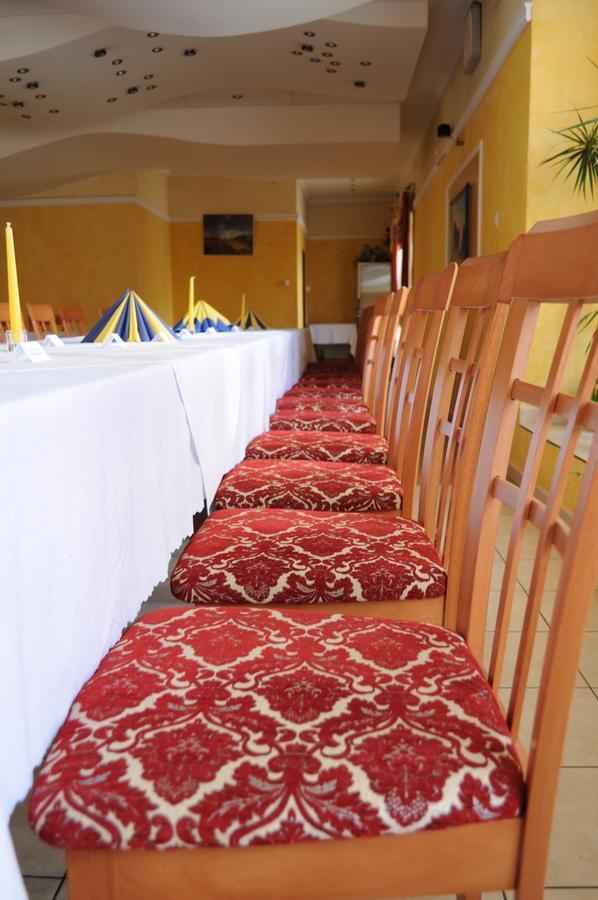 Hotel Mladost Lipany Exteriér fotografie